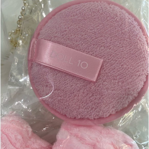 DOLL 10 BABY PINK 4 PIECE SPA SKINCARE SET PUFF, HEAD BAND AND TWO WRIST CUFFS - Picture 1 of 3